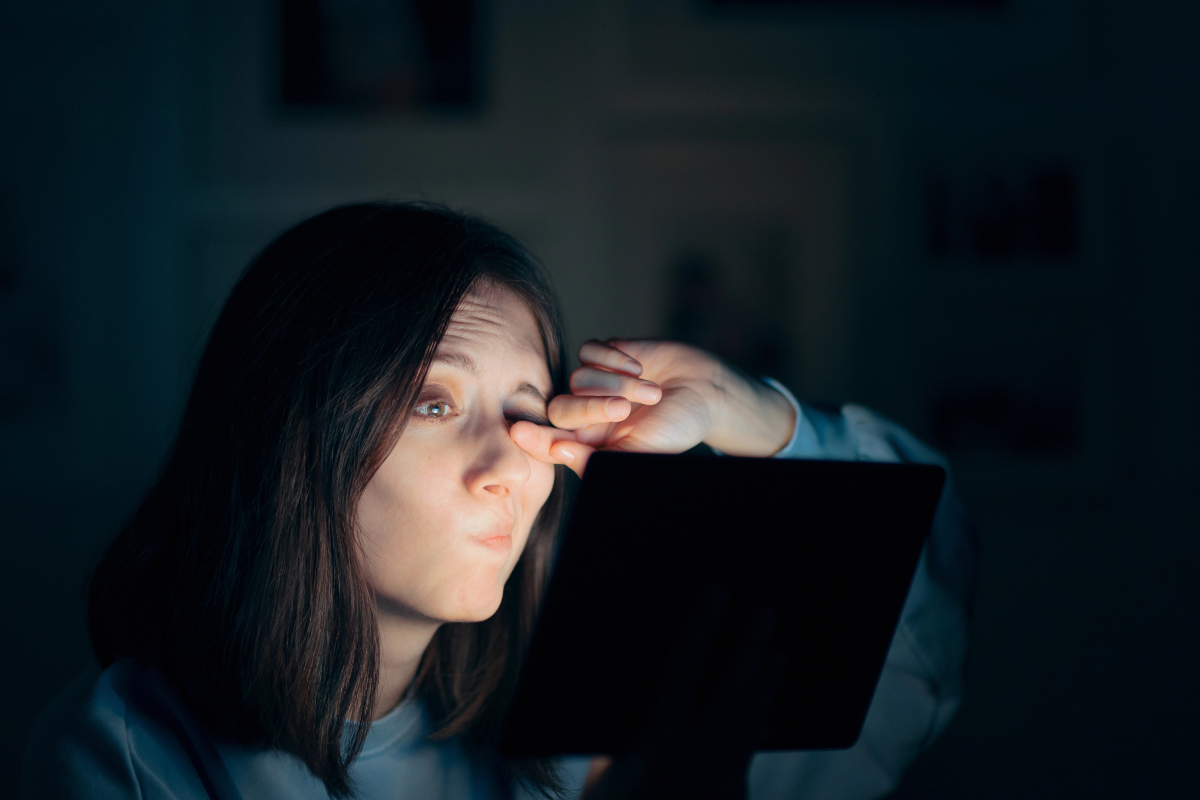Dry Eyes at Night: Why It Happens and How to Sleep Better